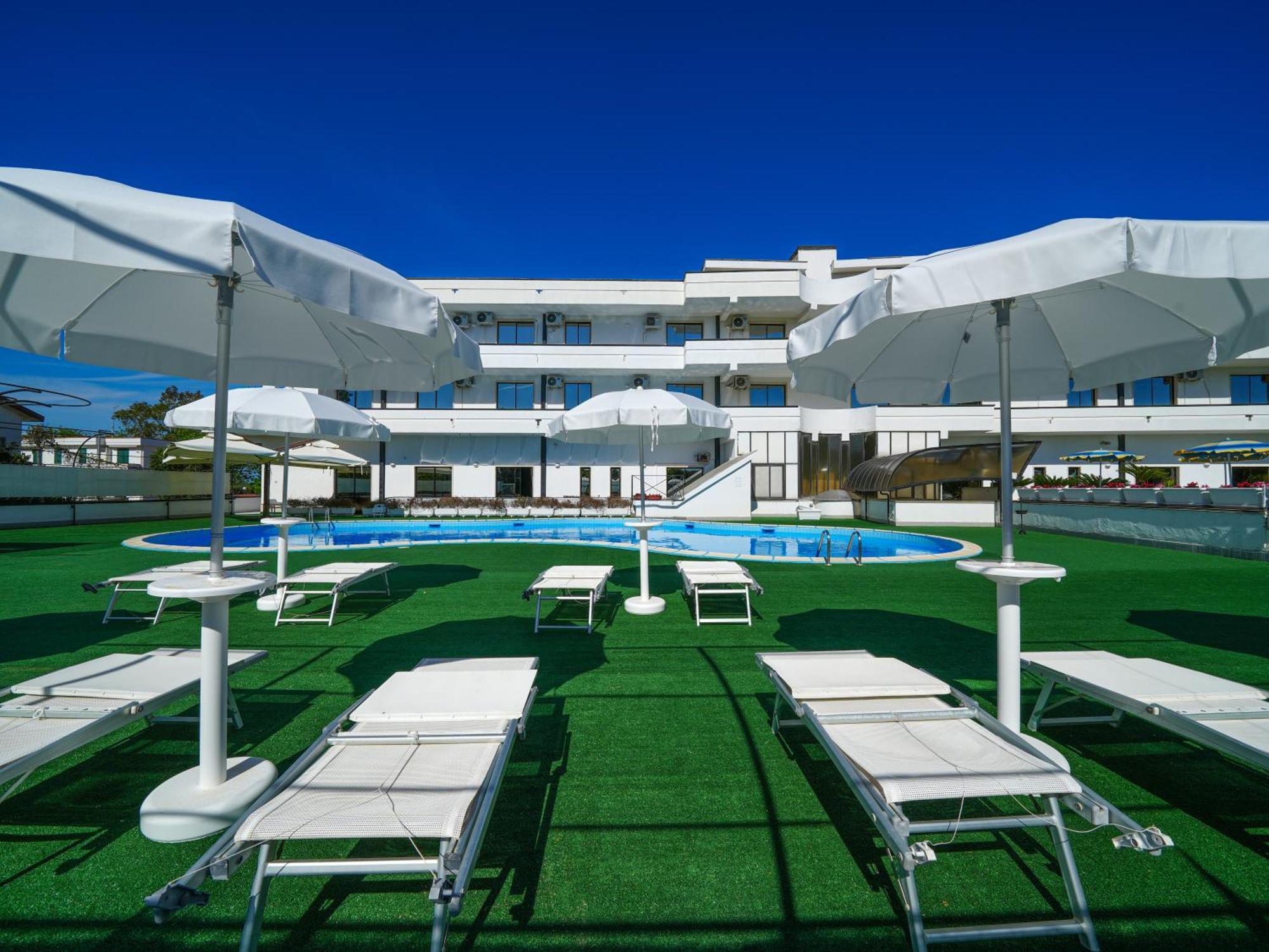 Hotel Club Clorinda Nuova Gestione 2024 Paestum Buitenkant foto